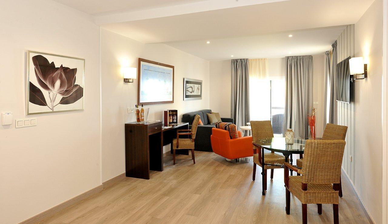 Hotel Salobrena Suites Экстерьер фото
